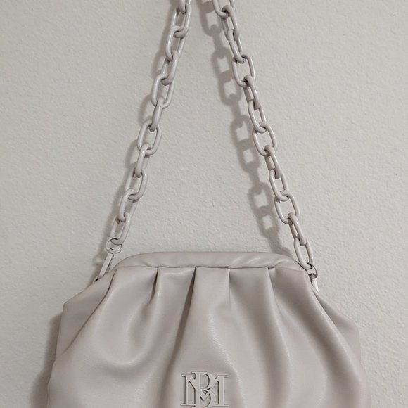 New BADGLEY MISCHKA Ruched Convertible Clutch Off White Chain main image 3